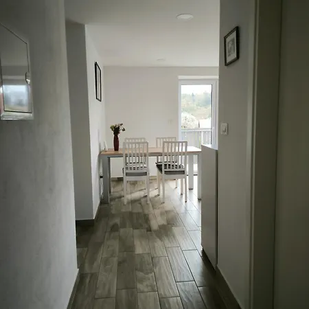 Apartment Mina *